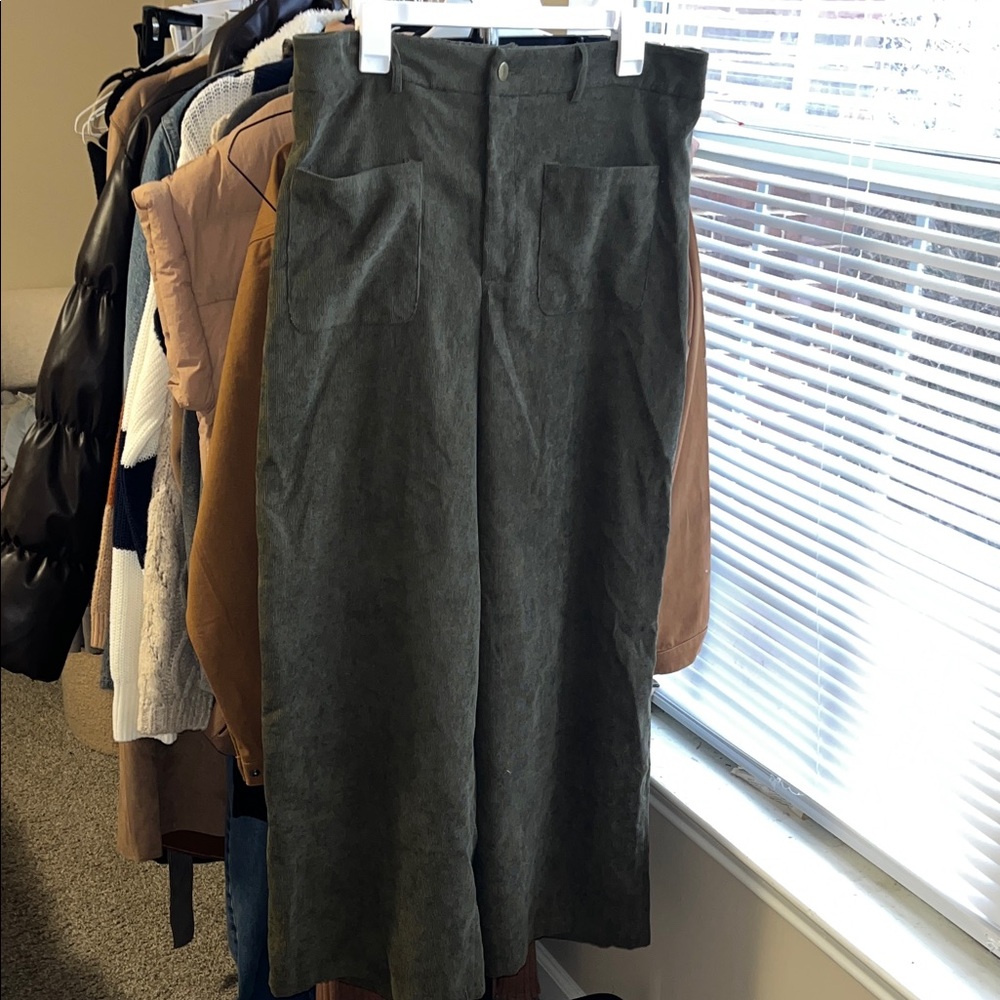 SHEIN Olive Green Ribbed Pants